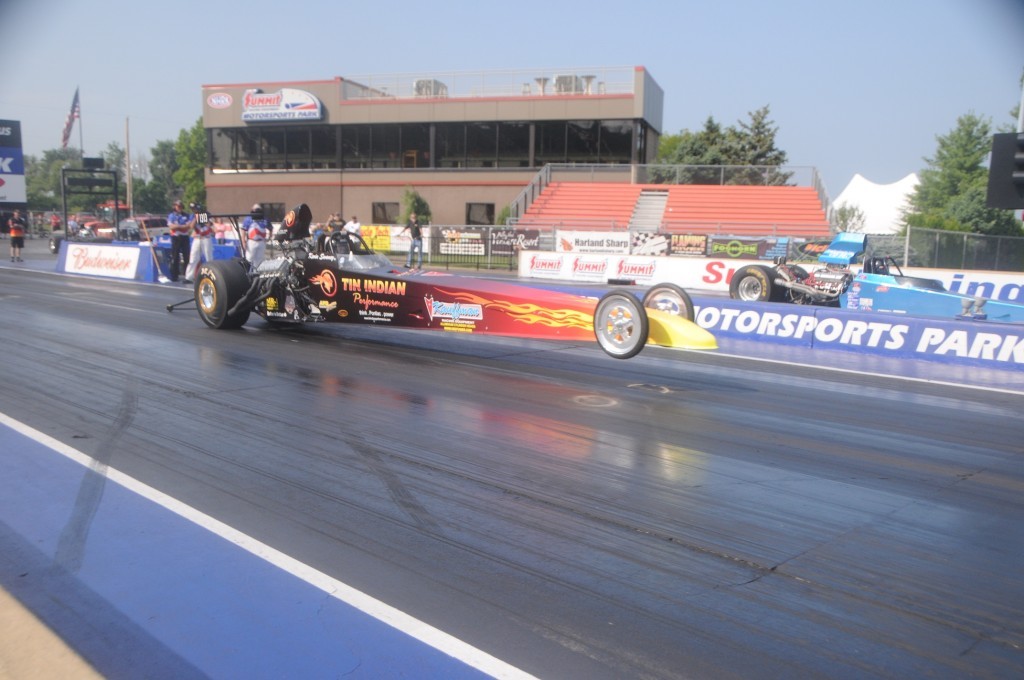 TIP-Pontiac-dragster-wheelie